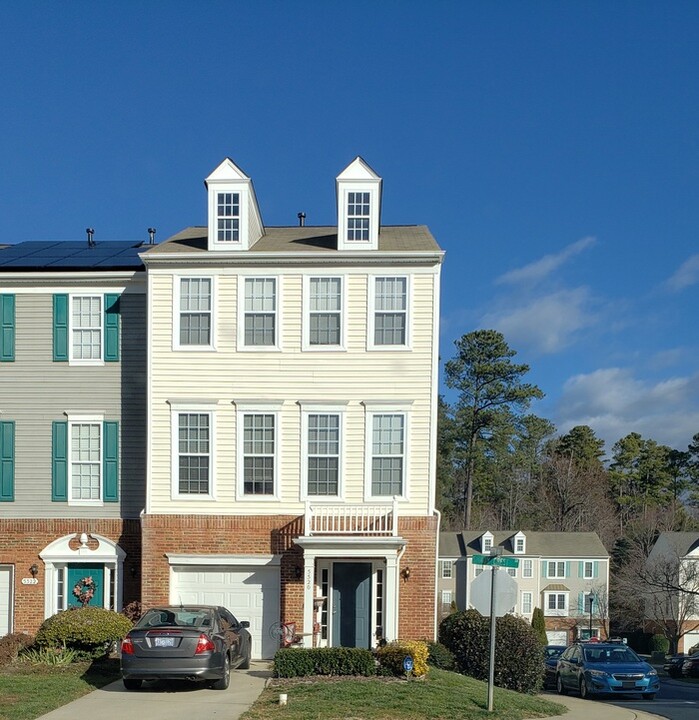 5520 Shady Crest Dr in Raleigh, NC - Foto de edificio