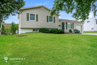 8710 W 99th Terrace in Overland Park, KS - Building Photo - Building Photo