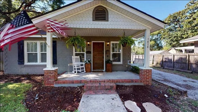 property at 1414 E Lee St