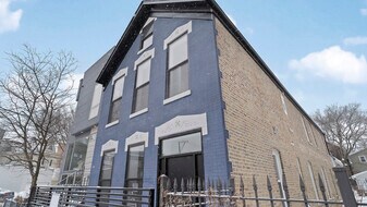 1731 W Potomac Ave in Chicago, IL - Building Photo