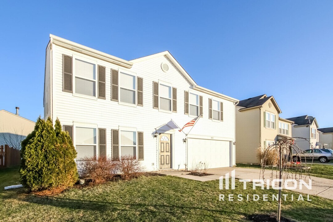 8731 Ogden Dunes Dr in Indianapolis, IN - Building Photo