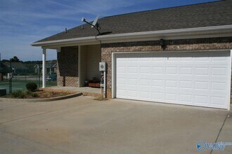 21938 Williamsburg Dr in Athens, AL - Foto de edificio - Building Photo