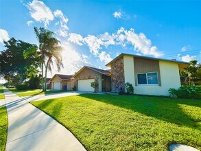 8948 SW 18th Rd in Boca Raton, FL - Building Photo - Building Photo