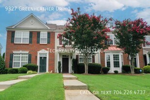 9327 Greenheather Dr in Huntersville, NC - Building Photo