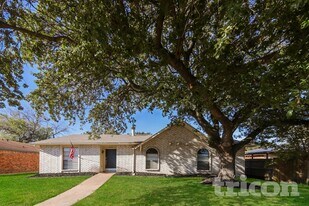 5529 Kerry Ln in Garland, TX - Building Photo