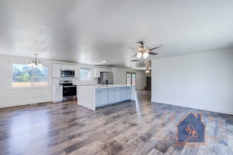 2443 S Five Mile Rd in Boise, ID - Building Photo - Building Photo