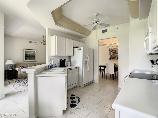 2140 Arielle Dr in Naples, FL - Building Photo - Building Photo