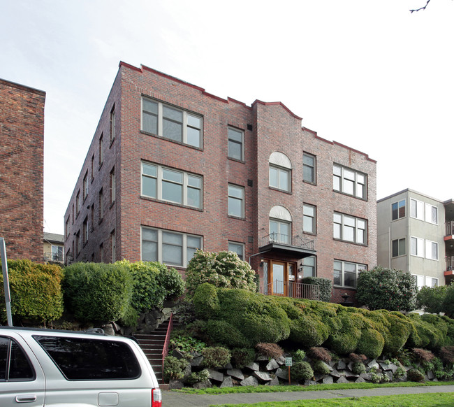 Yale Apartments in Seattle, WA - Building Photo - Building Photo