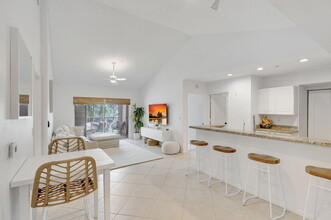 284 Village Blvd in Tequesta, FL - Building Photo - Building Photo