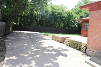 4006 Warrington Dr in Dallas, TX - Building Photo - Building Photo