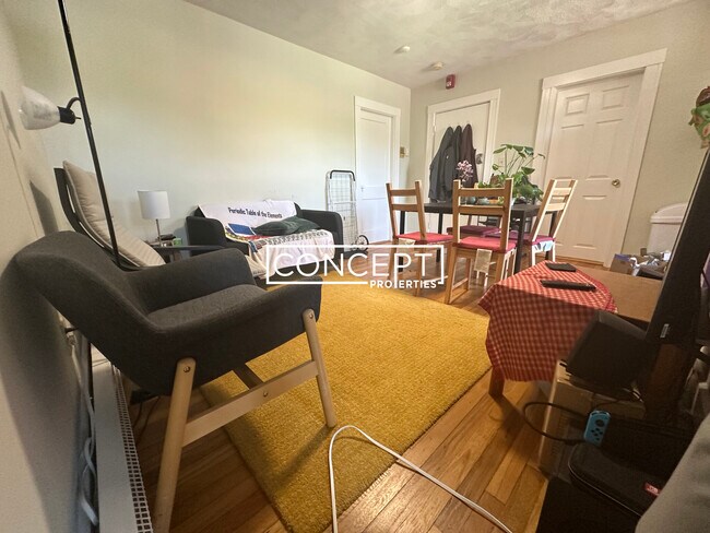 406 Highland Ave, Unit 3 in Somerville, MA - Building Photo - Building Photo