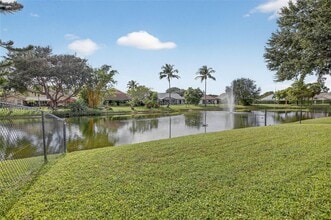 9481 Oak Grove Cir in Davie, FL - Building Photo - Building Photo