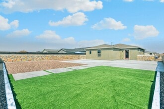 909 Villa Seca Dr in Horizon City, TX - Building Photo - Building Photo