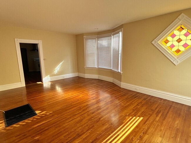 826 Obispo Ave in Long Beach, CA - Building Photo - Building Photo