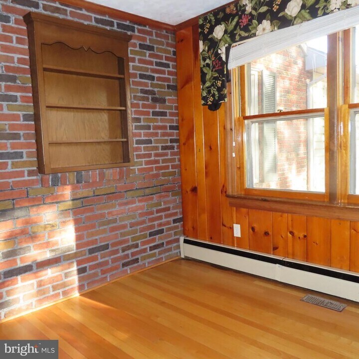 14109 Buchanan Trail W in Mercersburg, PA - Building Photo