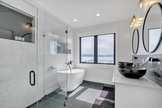 1237 Sculpin Loop in Garden City, UT - Foto de edificio - Building Photo