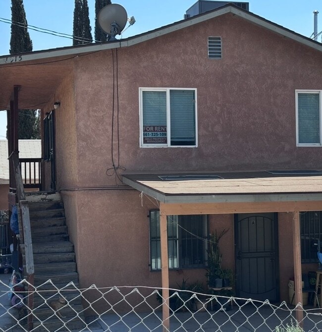 1915 Robinson St in Bakersfield, CA - Building Photo - Building Photo