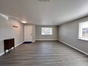 618 Kathy Ct in Gardnerville, NV - Building Photo - Building Photo