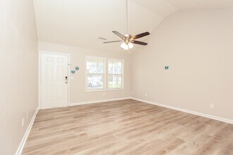 5014 Hectare Ln in La Vergne, TN - Building Photo - Building Photo
