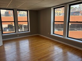 16 Franklin St in Norwich, CT - Building Photo