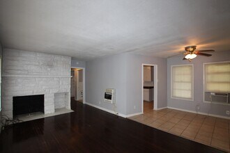 1511 S Peach Ave-Unit -1513 S. Peach in Tyler, TX - Building Photo - Building Photo
