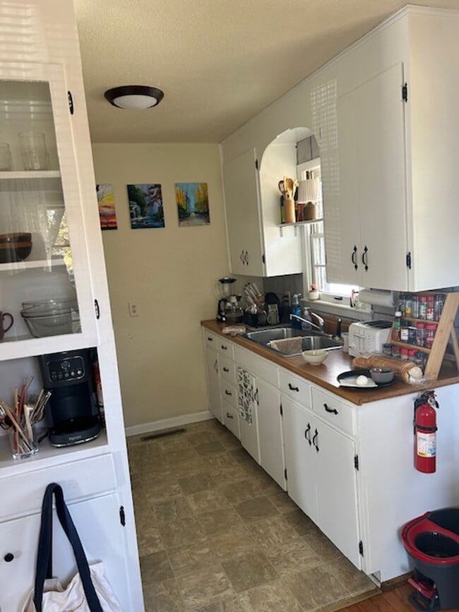 1716 Tennessee St in Lawrence, KS - Building Photo - Building Photo