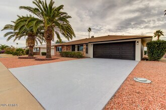 13227 W Desert Glen Dr in Sun City West, AZ - Building Photo - Building Photo