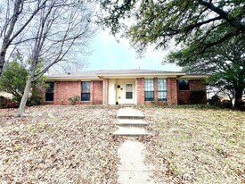 6301 Hunters Glen Dr in Watauga, TX - Building Photo