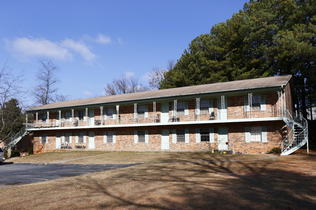 Shallowford Arms Apartments in Atlanta, GA - Building Photo