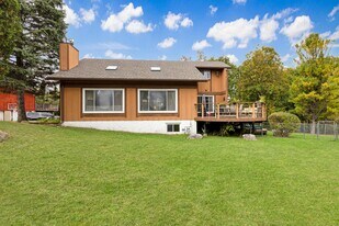 4400 Valley Rd in Racine, WI - Building Photo