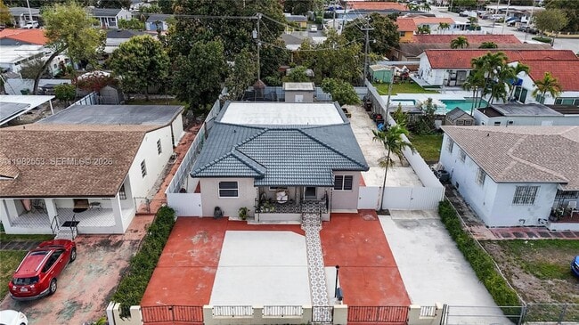172 W 17th St in Hialeah, FL - Building Photo - Building Photo