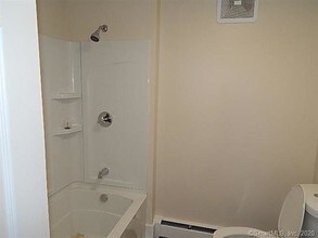 120 Broadway-Unit -2 in Norwich, CT - Building Photo - Building Photo