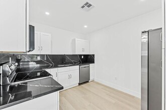 2610 NW 83rd Ave in Sunrise, FL - Building Photo - Building Photo