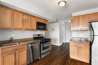 7616 N Marshfield Ave in Chicago, IL - Building Photo - Building Photo