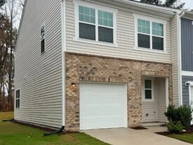 2111 Trailside Dr in Durham, NC - Building Photo
