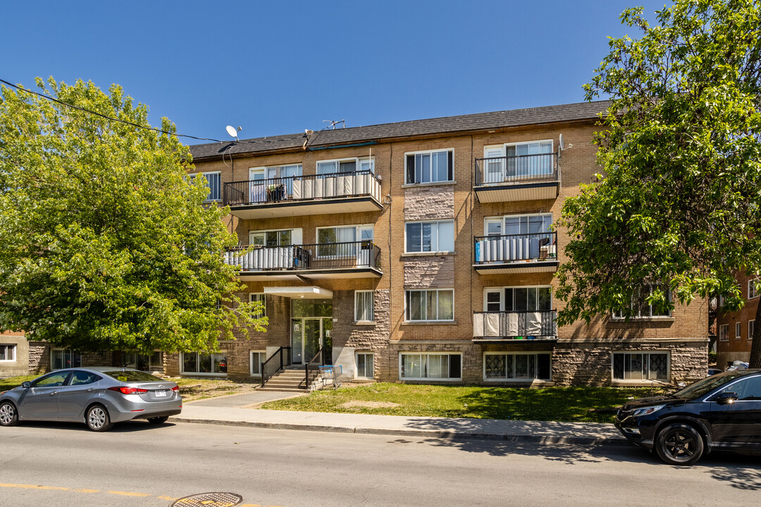 4200 Bouchette Rue in Montréal, QC - Building Photo