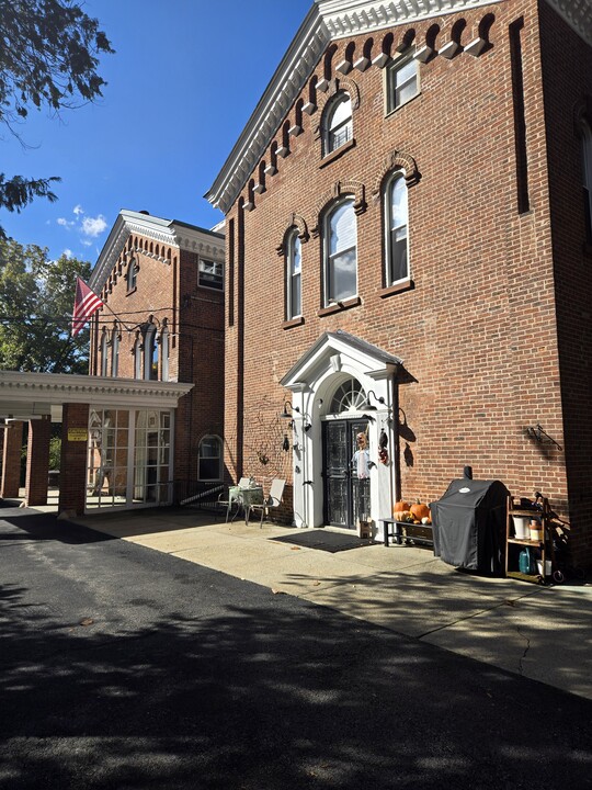 111 N Broadway in Irvington, NY - Building Photo