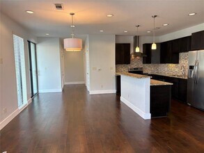 1512 Forest Trail in Austin, TX - Building Photo - Building Photo