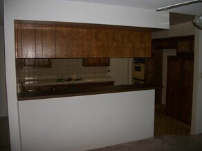 6005 Indian Wells Ave in Bakersfield, CA - Building Photo - Building Photo