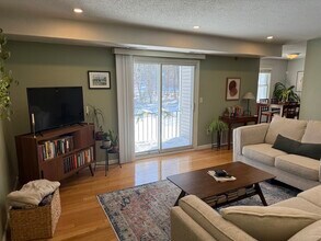 124 Tennis Plaza Rd in Dracut, MA - Building Photo - Building Photo