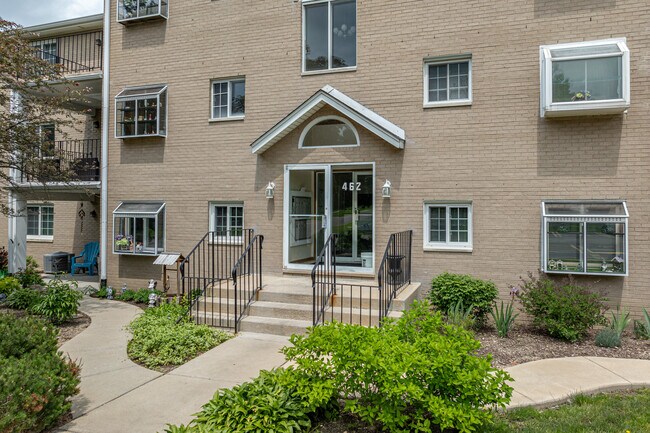 462-468 S President St in Carol Stream, IL - Foto de edificio - Building Photo