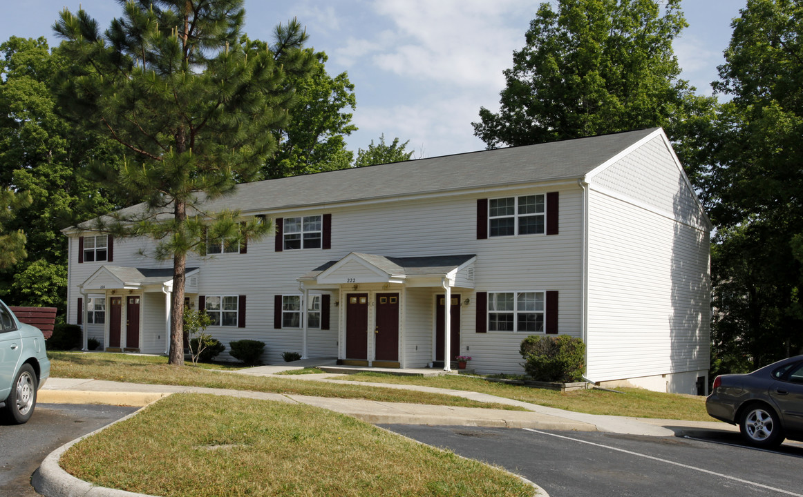 Powhatan Apartments in Williamsburg, VA - Building Photo