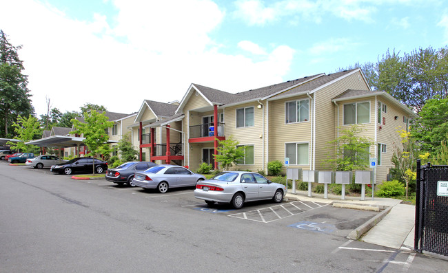 Chianti Apartments in Renton, WA - Foto de edificio - Building Photo