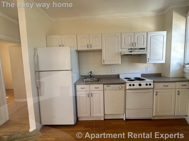 4 Bishop Allen Dr in Cambridge, MA - Building Photo - Building Photo