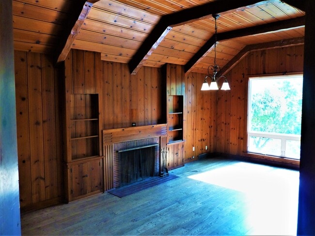 12231 SW Orchard Hill Rd in Lake Oswego, OR - Foto de edificio - Building Photo