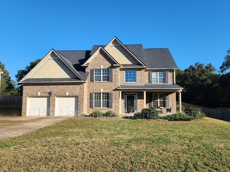 25 Avery Dr in Fort Mitchell, AL - Building Photo