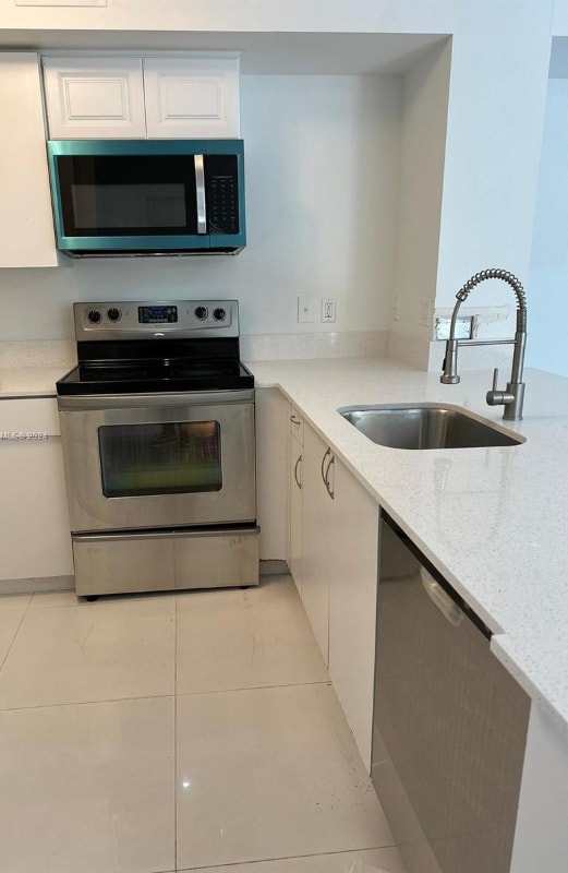 2123 Renaissance Blvd in Miramar, FL - Building Photo - Building Photo