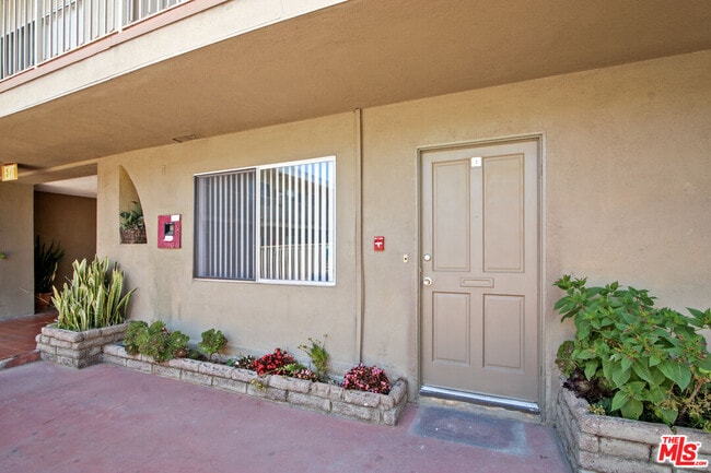 14108 Doty Ave in Hawthorne, CA - Building Photo - Building Photo