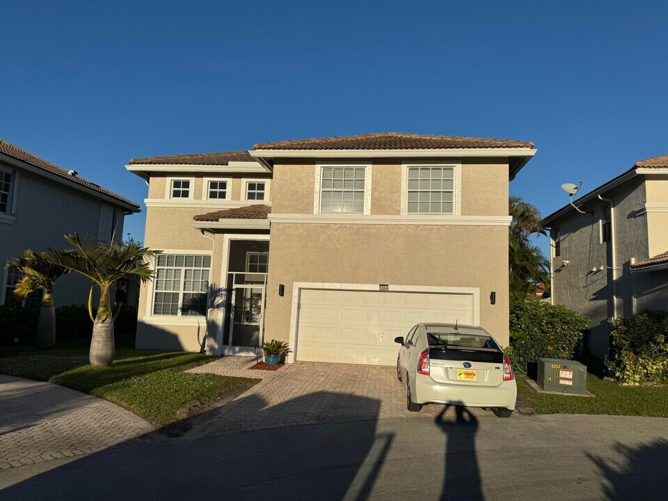 1844 Capeside Cir in Wellington, FL - Building Photo