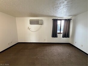 4107 Orchard Dale Dr NW in Canton, OH - Building Photo - Building Photo